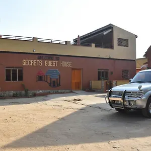 https://secrets-guest-house.about-kampalahotels.com